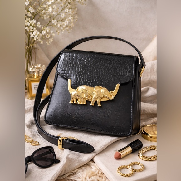 Vintage Sasha UK Leather Elephant Clasp Novelty Top Handle Bag